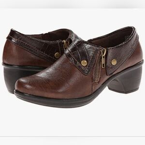 NEW Easy Street Comfort Wave Darcy Brown Crocodile Slip-On Zip Shooties